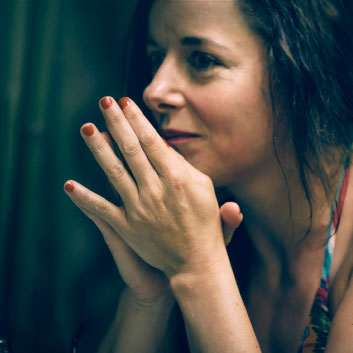 Rencontre avec Laure Calamy, actrice. Portrait © Laurent Koffel