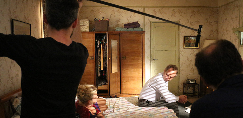 Sur le tournage du film Une famille à louer de Jean-Pierre Améris avec Benoît Poelvoorde et Virgine Efira.