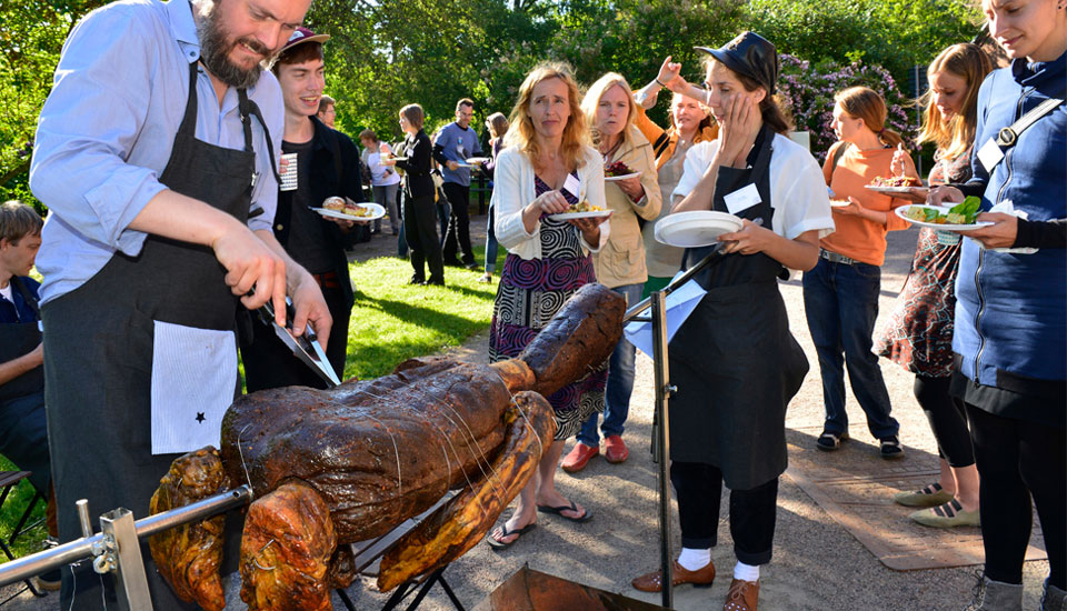 Eating E.T. - Mock Alien BBQ