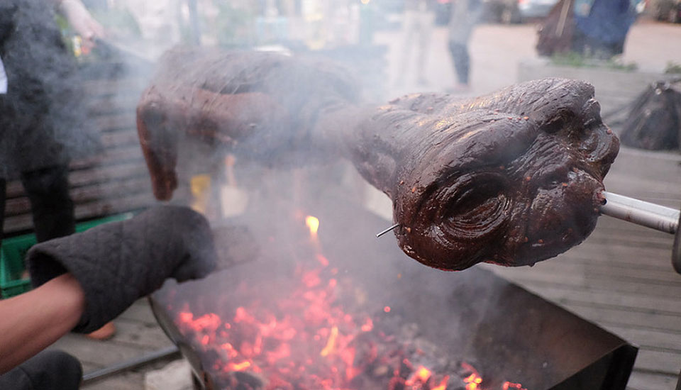 Eating E.T. - Mock Alien BBQ