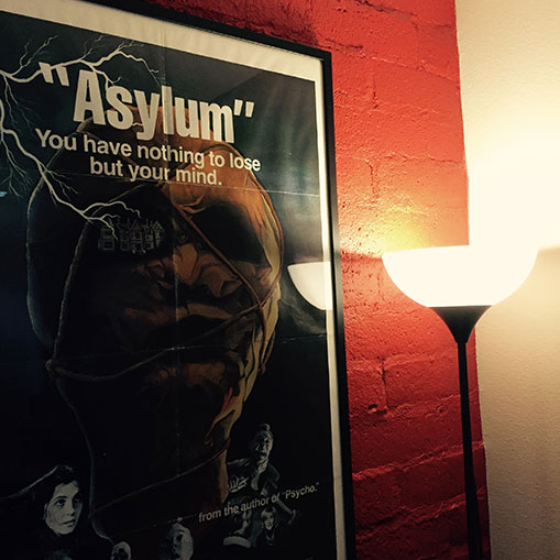 Inside the Asylum : visite du département recherche et développement.